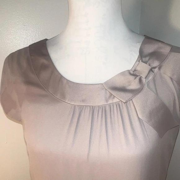 H&M , 8 midi, mauve, caplet sleeves, neckline ribbed asymmetrical bow tie. - Picture 5 of 8